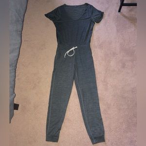 Vuori jumpsuit with pockets in perfect condition